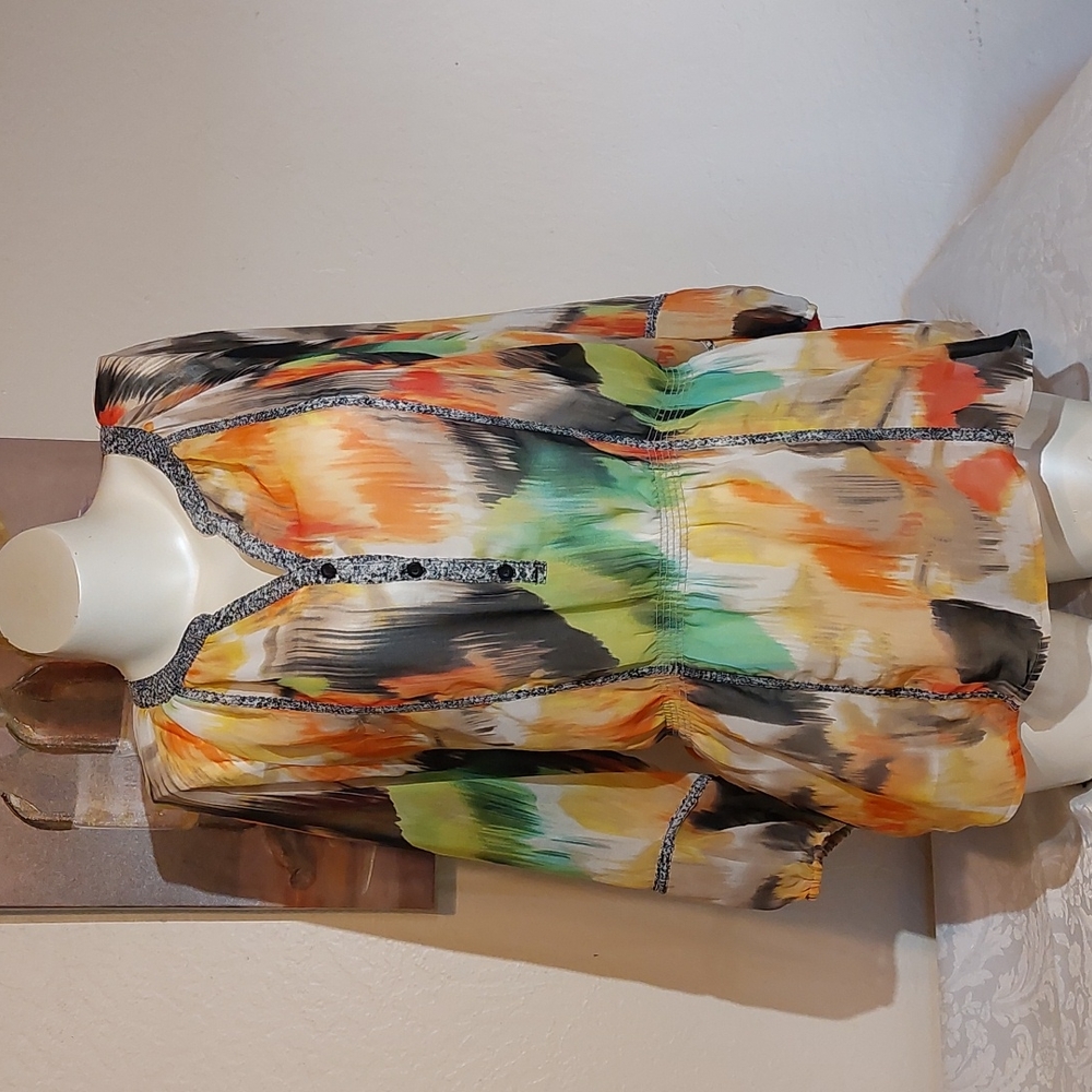 CALVIN KLEIN colorful summer blouse. Size S. 3/4 lenth sleeves. NWOT